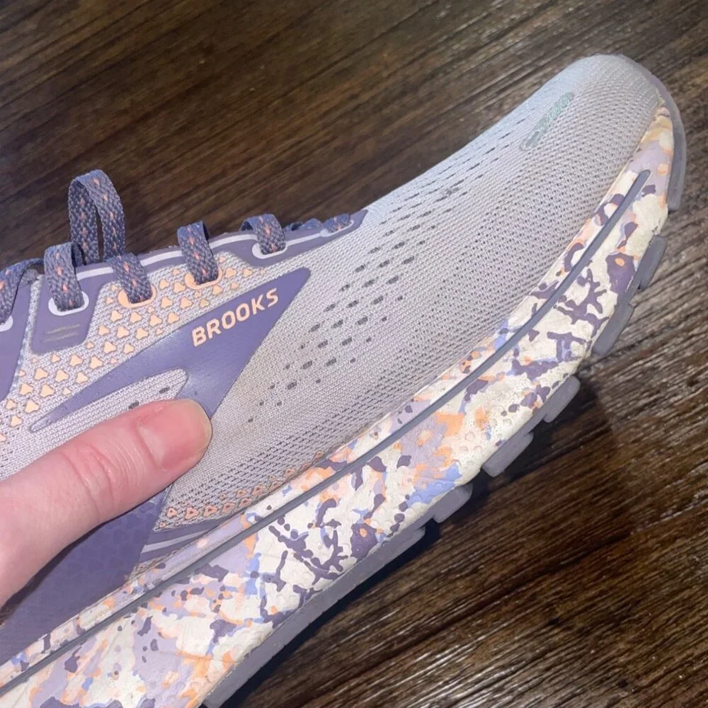 Brooks Ghost 14 Women's Running Shoes in Light Purple and Lavender